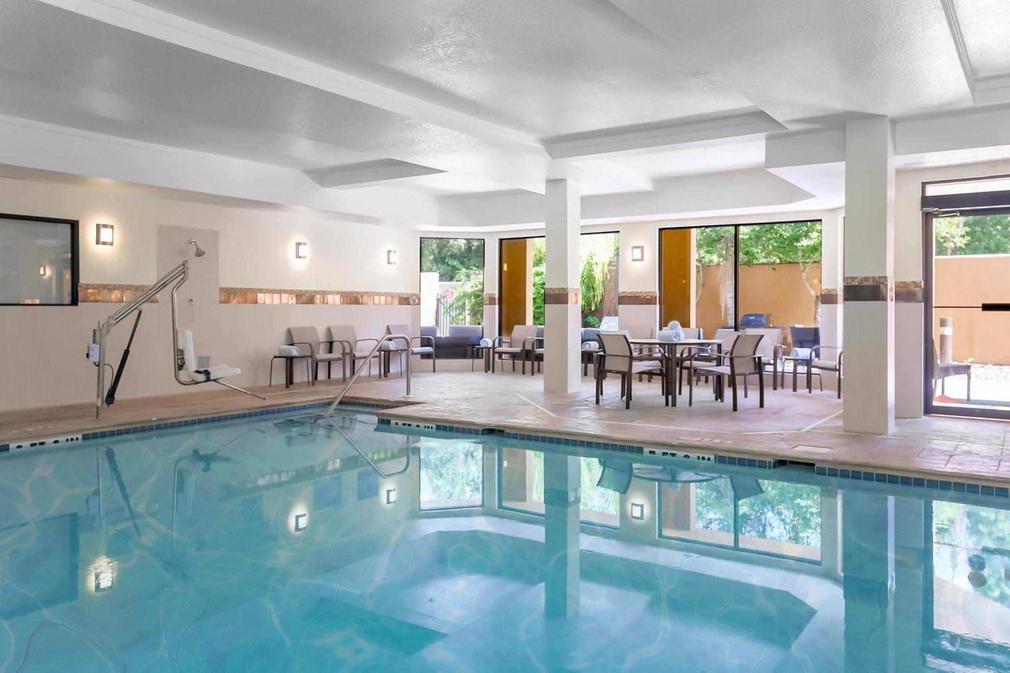 Courtyard Brandon Hotel 3*