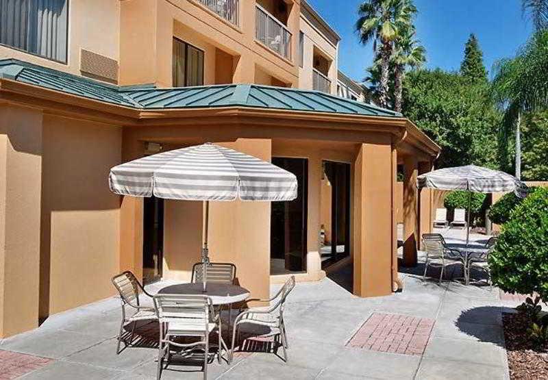 Hotel Courtyard Brandon 3*