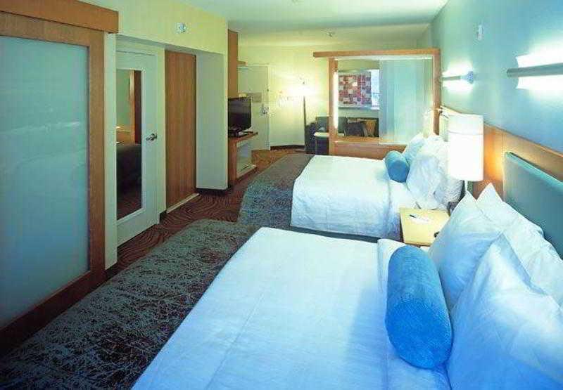 Courtyard Brandon 3*