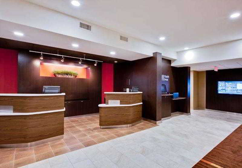 Hotel Courtyard Brandon 3*