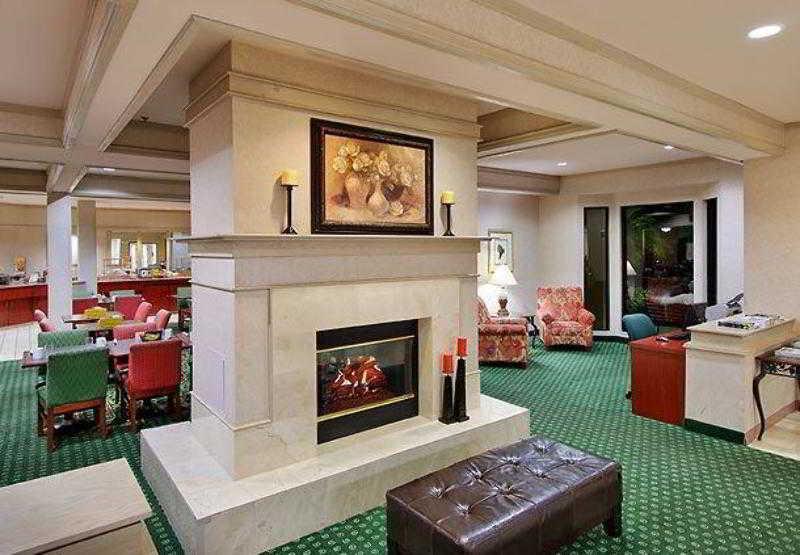 Courtyard Brandon 3*